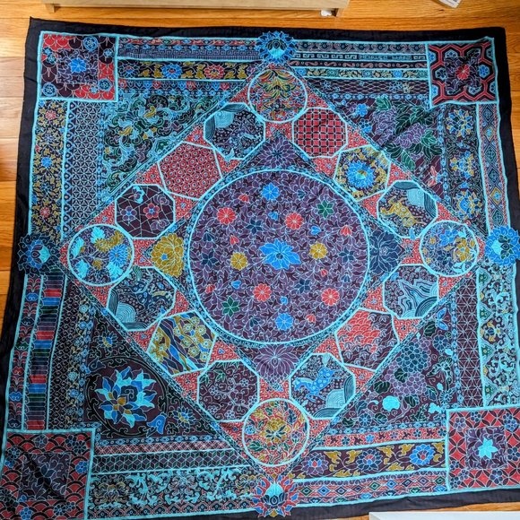 HERMÈS Collections Imperiales Cashmere Silk Shawl - Picture 1 of 5